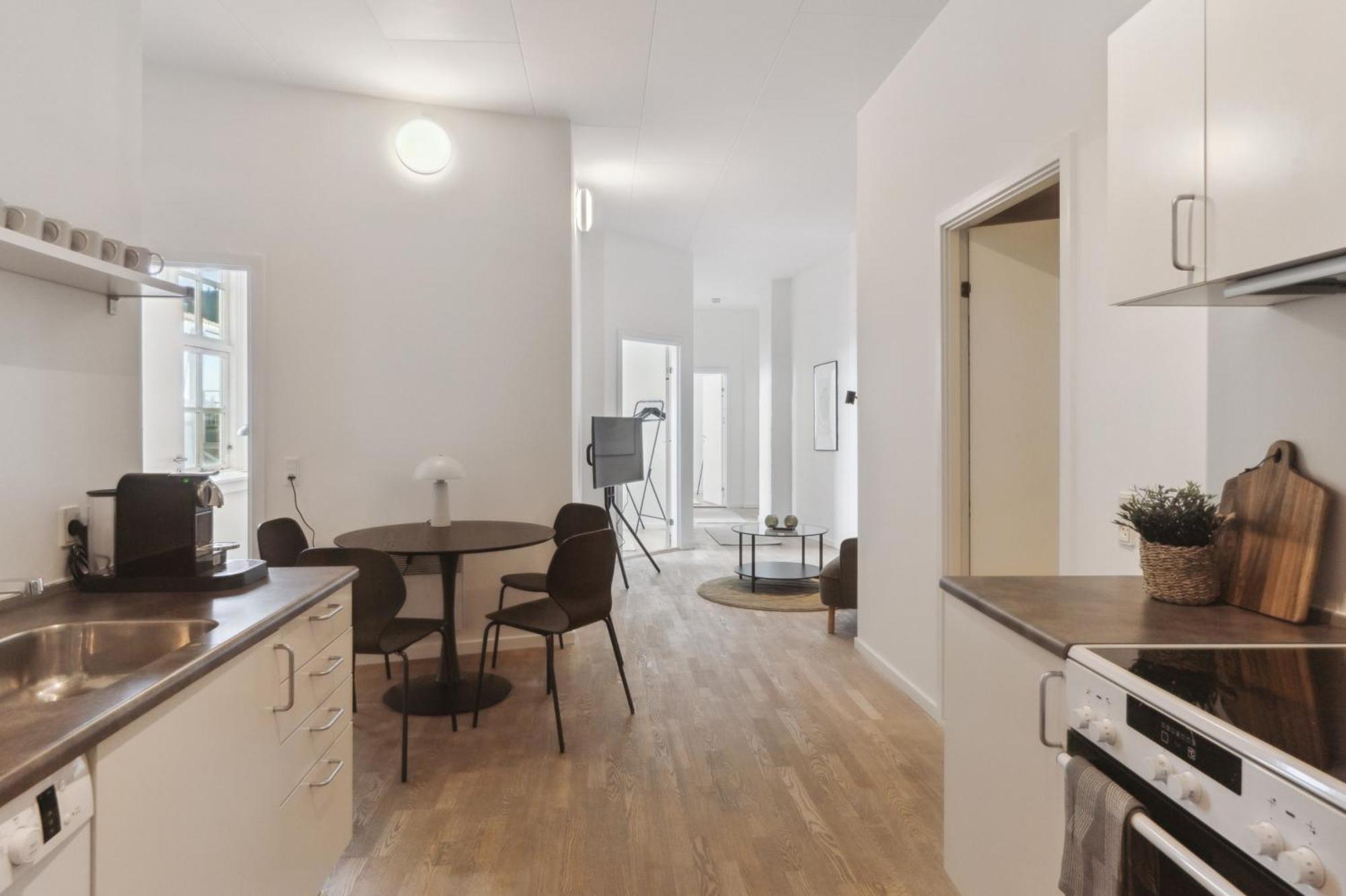 Lejlighed 4br Med Plads Til 7 I Hjertet Af Århus