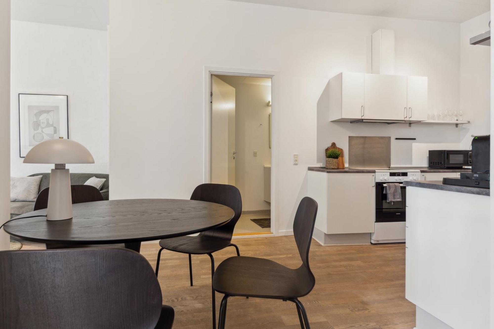 Lejlighed 4br Med Plads Til 7 I Hjertet Af Århus